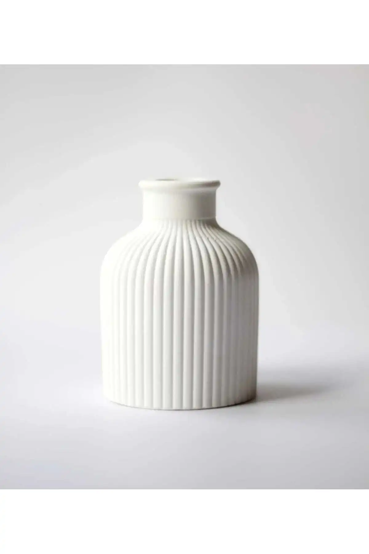 Gorgon Art İskandinav Vazo Beyaz: Elegan ve İşlevsel 10cm Tasarım