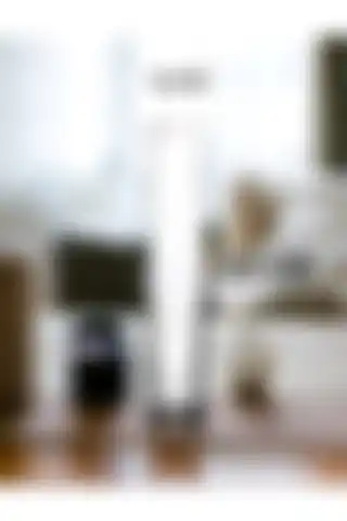 VERKFİ Dekoratif Silindir İnce Uzun Cam Vazo ile Modern Bir Dokunuş